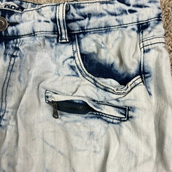 RUE 21 PREMIUM SHORTS MEN 38 Jean Short Supreme Flex Jorts White Blue Distressed - Picture 3 of 8